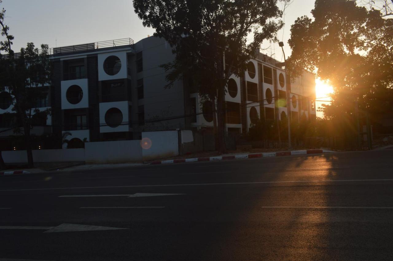 Gyogon Airport Avenue Hotel מראה חיצוני תמונה